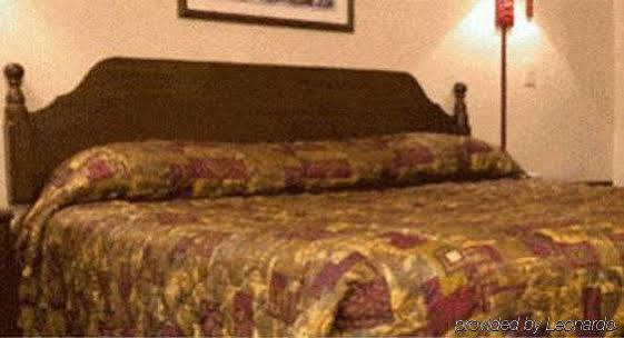 Country Hearth Inn & Suites Віллард Екстер'єр фото